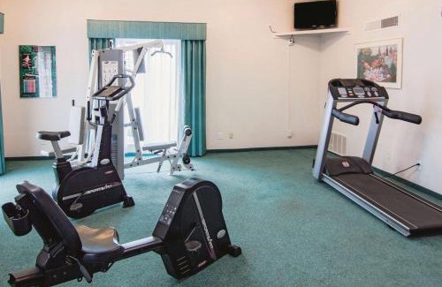 Wayne Hotel | La Quinta Inn by Wyndham Indianapolis Airport Lynhurst