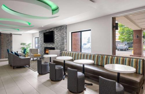 Wayne Hotel | La Quinta Inn by Wyndham Indianapolis Airport Executive Dr