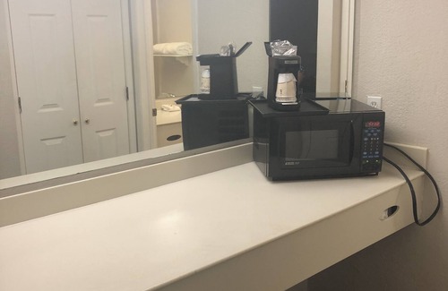 Parker Lane Hotel | La Quinta Inn by Wyndham Austin Oltorf