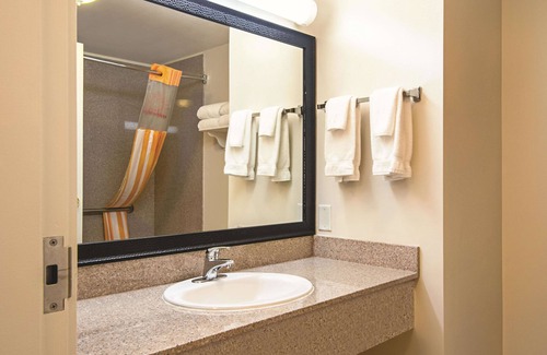 Richmond City Centre Hotel | La Quinta Inn by Wyndham Vancouver Airport
