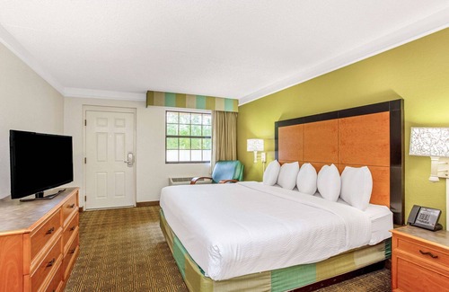 Orlando Hotel | La Quinta Inn by Wyndham Orlando Airport West