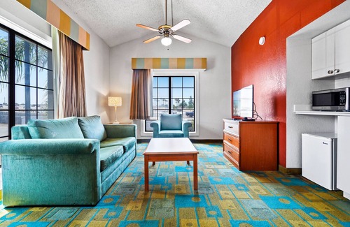 Costa Mesa Hotel | La Quinta Inn by Wyndham Costa Mesa/Newport Beach