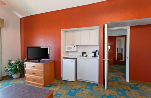 Costa Mesa Hotel | La Quinta Inn by Wyndham Costa Mesa/Newport Beach