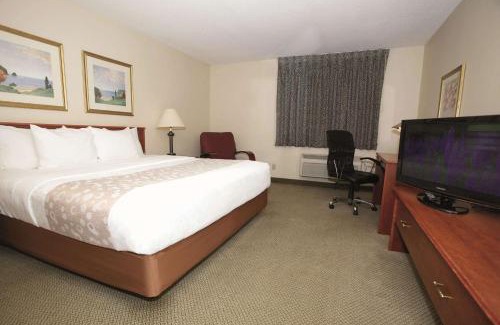 Oak Creek Hotel | La Quinta Inn by Wyndham Milwaukee Airport/Oak Creek