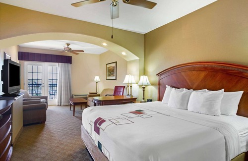 Marble Falls Hotel | La Quinta Inn & Suites by Wyndham Marble Falls