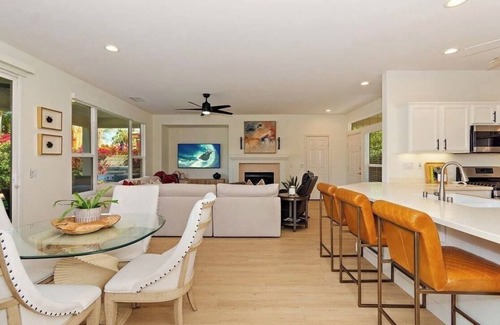 Palm Springs House | La Quinta’s finest luxury golf course community Charming 2-bedroom house!