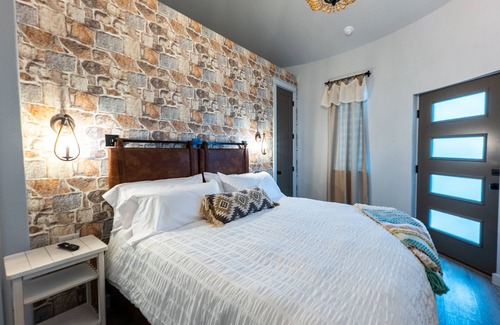 Pearsall Hotel | La Rivera Resort
