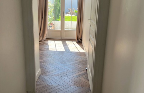 La Rochelle Villa | La Rochelle- Maison de Maître 250 m2 Dans Parc, Grande Piscine, 4 Suites