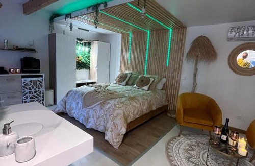 Congenies House | La Romantica