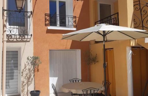 Bessan Apartment | La Romarine - Piscine - Centre village
