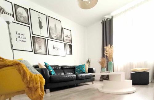 Charleville-Mezieres Apartment | La suite Carolo