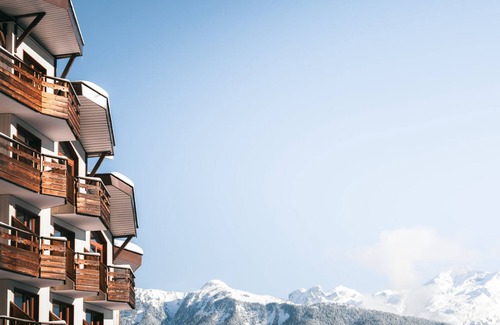 La Perriere Apartment | La Tania - Ski-in/Ski-out Apartment for 4 with Balcony in Résidence Le Grand Bois A