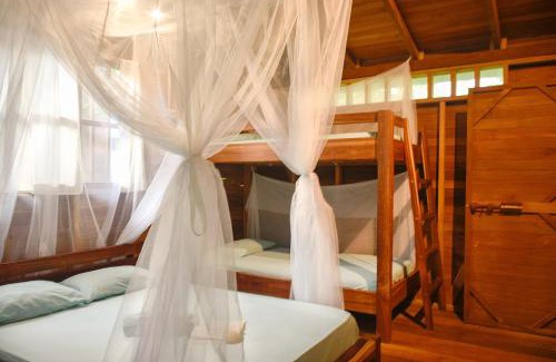 El Valle Bed & Breakfast | La tarima del colibri Ecolodge