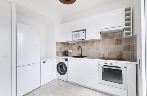 Saint-Denis Apartment | La Terrasse de l'Eglise, Paris Center & Eurostar 15 mn, Brand new duplex with terrasse, balcony, 2 bathrooms, parking,