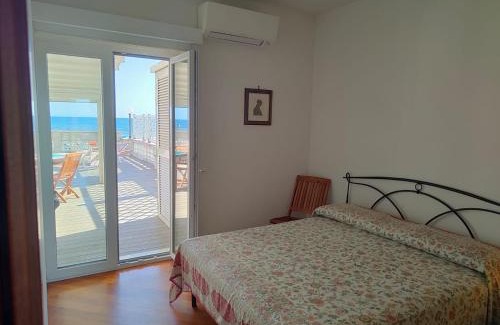 Nettuno Apartment | La terrazza sul mare