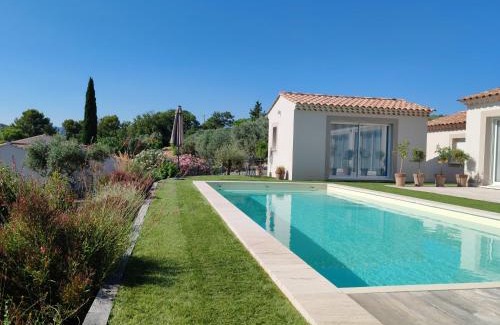 Draguignan House | La Tiny de Louis, au milieu des oliviers, avec jolie piscine