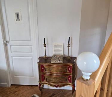 Saint-Saturnin Bed & Breakfast | La Tour Noble