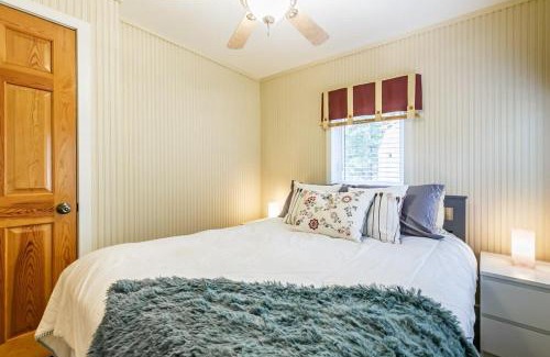Eastman Ski Chalet | La Tranquilla - calm & comfort