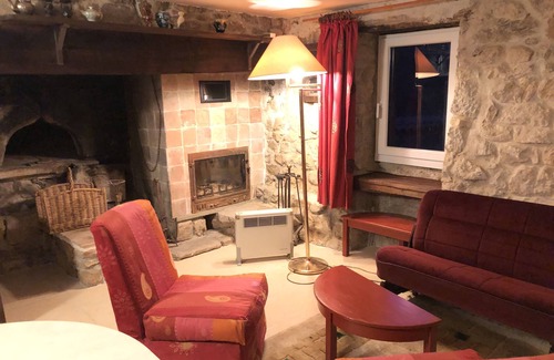 Saint-Barthelemy-Grozon House | La Treille Espace Intime, Dans Petit Hameau Rustique, Campagne Ardéchoise