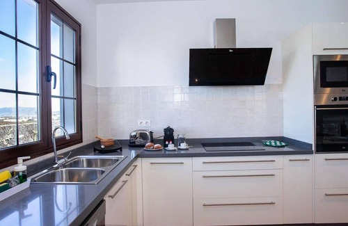 Tinajo House | La Vegueta is located in the famous volcanic landscape between Tiagua and Mancha Blanca and is a sma