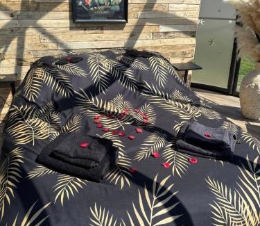 Cappelle-Brouck Other | La Vie est Bulle, une nuit insolite sous les étoiles, au calme absolu, avec petit déjeuner