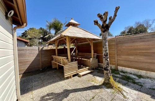 Capbreton House | La Villa Azur - Chaleureuse maisonnette avec piscine partagée