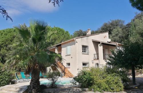 Montfrin Villa | La villa de charmassone