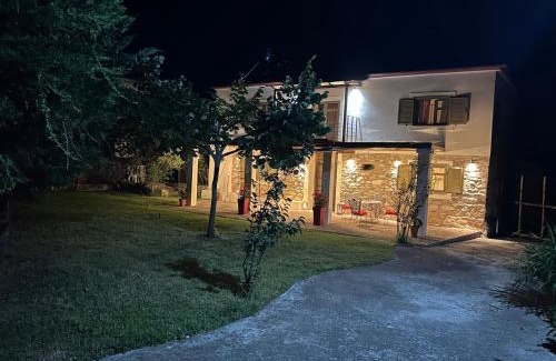 Polygyros House | La Villa De Rosses- Sana Halkidiki