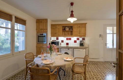 Port-Saint-Louis-du-Rhone House | La Villa ioanes