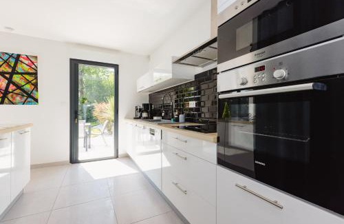 Orgeres House | La Villa Pop & Steel - maison avec 4 chambres