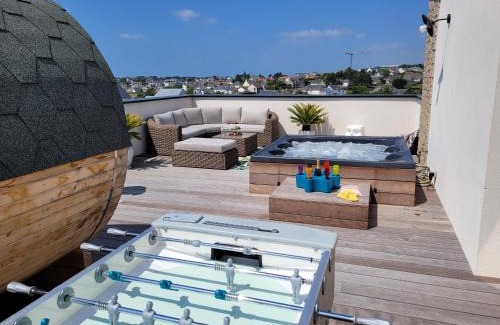 Granville Villa | La Villa Thelma 5 étoiles, piscine, sauna et jacuzzi