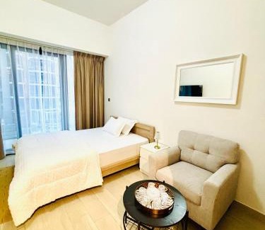 Nad Al Sheba Apartment | La Vista Holiday Home