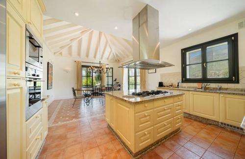 Benahavis Villa | La Zagaleta, Benahavís – Villa with private pool and mountain views