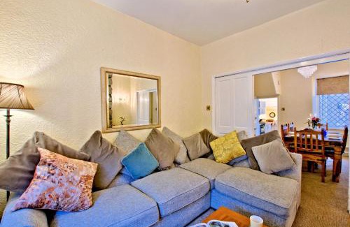 Ingleton House | Labernum Cottage, Ingleton, Yorkshire Dales National Park, Famous Three Peaks, Near The Lake District, Pets Are Welcome