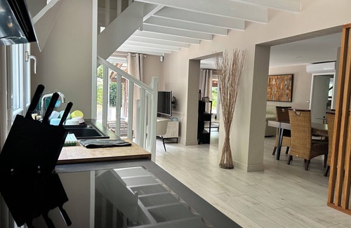 Lacanau Villa | Lacanau, upscale villa, sleeps up to 17, private Jacuzzi