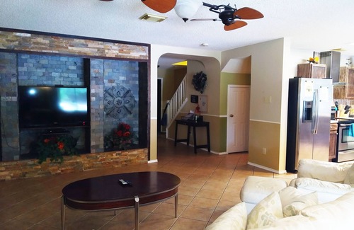 San Antonio House | Lackland/Seaworld Cozy Home with a Private Pool