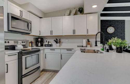 Charleston Preservation Apartment | Lady Luck Oasis Large Pool Central Dogs Welcome