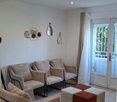 Caissargues House | LaDy ROSE NÎMES, House for 14 people