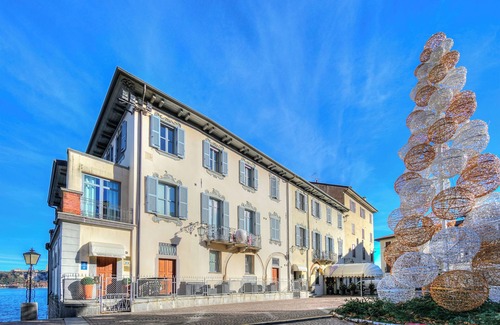 Arona Apartment | Lago Magico Pied Dans L' Eau, Arona, Italy