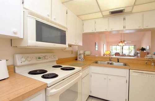 Plantation Condo | Lagoon front 2/2 condo overlooking the golf course - Approach Shot