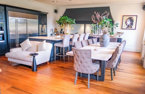 Torquay Villa | Laguna Mansion - Five Bedroom Villa, Sleeps 10