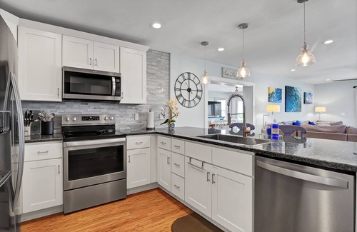 Wrightsville Beach House | Laing - Large Oceanfront beach house with 2 kitchens and living rooms