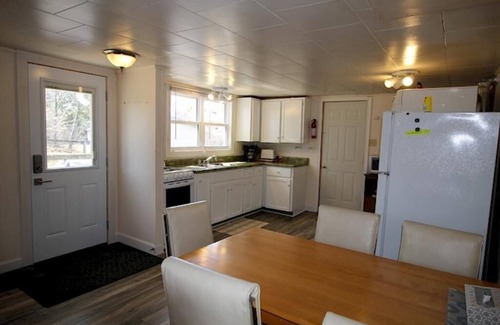 Southampton Cottage | Laird Hideaways Unit 1 - Centrally located on a quiet laneway in Southampton
