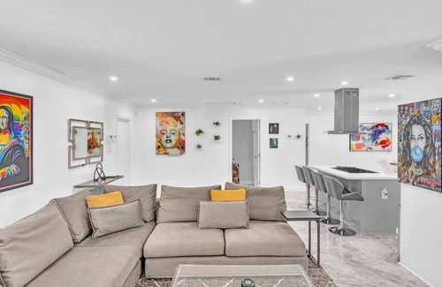 Fort Lauderdale House | Lake Access + Pool + Swing Set