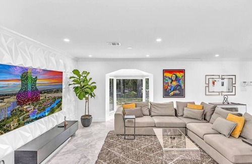 Fort Lauderdale House | Lake Access + Pool + Swing Set