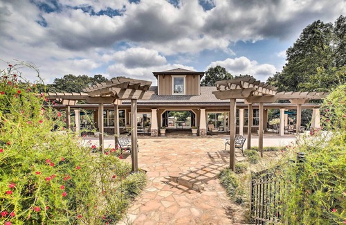 Cartersville Apartment | Lake Allatoona Area Studio w/Pool and Views!