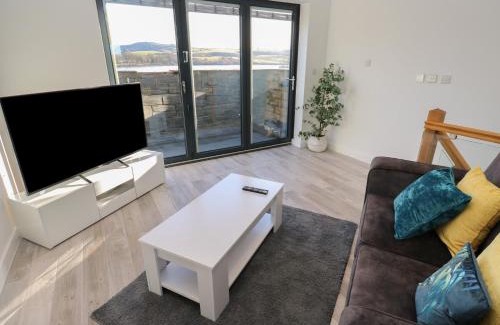Littleborough Apartment | Lake Bank Views