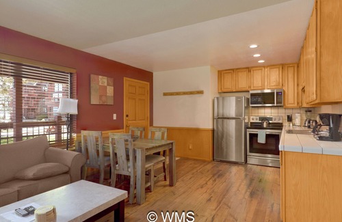 Tahoe Vista Apartment | Lake/Beach Front Resort - Pool, Hot Tub, Beach, BBQ+ #18