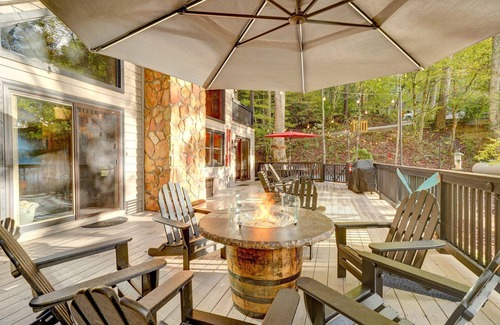 Blue Ridge House | Lake Blue Ridge cabin on lake, creek/hot tub, Creekside Storie. Hot Tub, Cohutta Forest, Hiking, Bik.