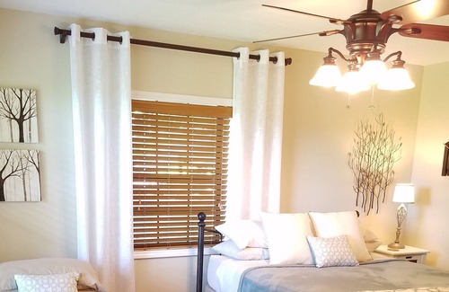 Hayesville Cottage | Lake Chatuge Country Cottages, 4 Vacation Rentals 17 Guests! Call for pricing.